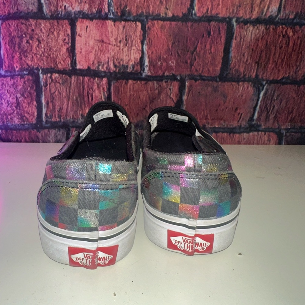Vans - Picture 3 of 3